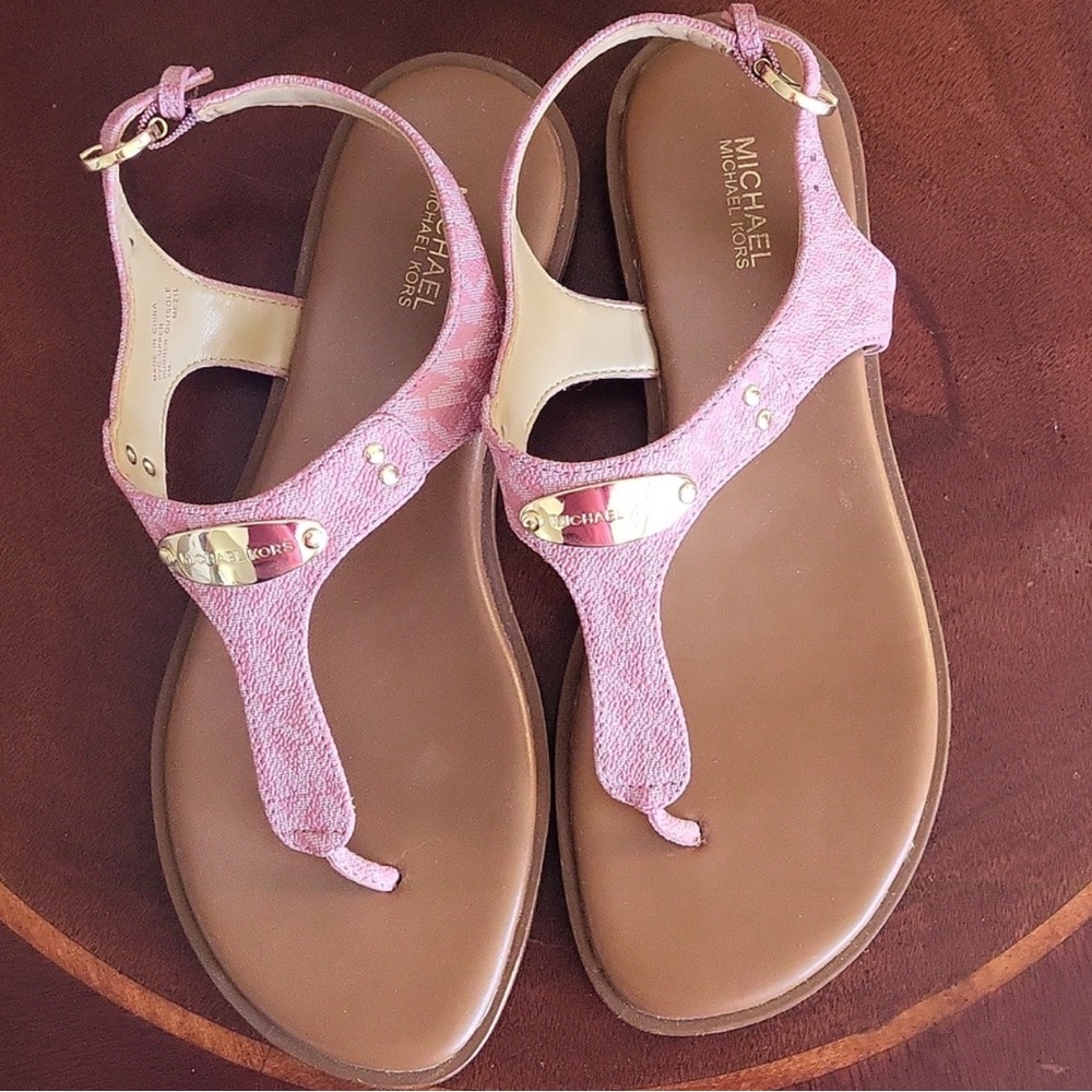 MK pink plate thong sandal